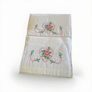 Vintage Pair of Standard Pillowcases Hand Embroidered Flowers Floral 29.5x19”